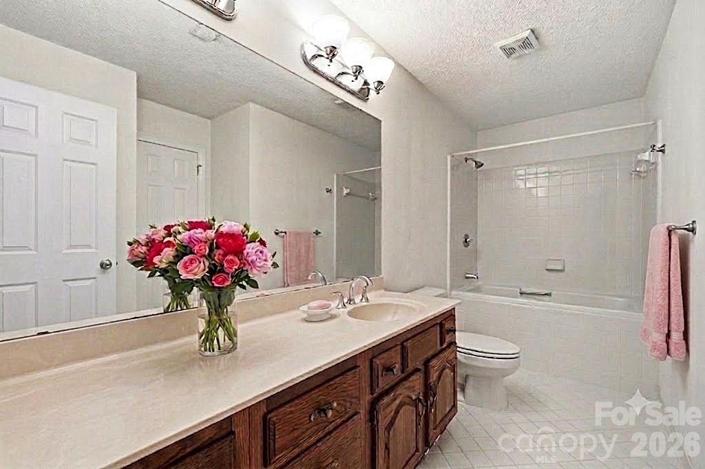 2914 Huckleberry Hill Drive Property Photo 8