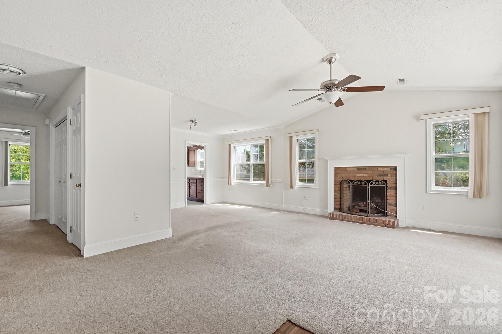 2914 Huckleberry Hill Drive Property Photo 12