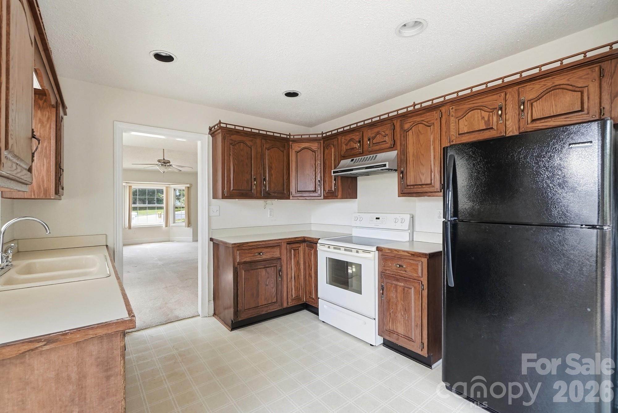 2914 Huckleberry Hill Drive Property Photo 18