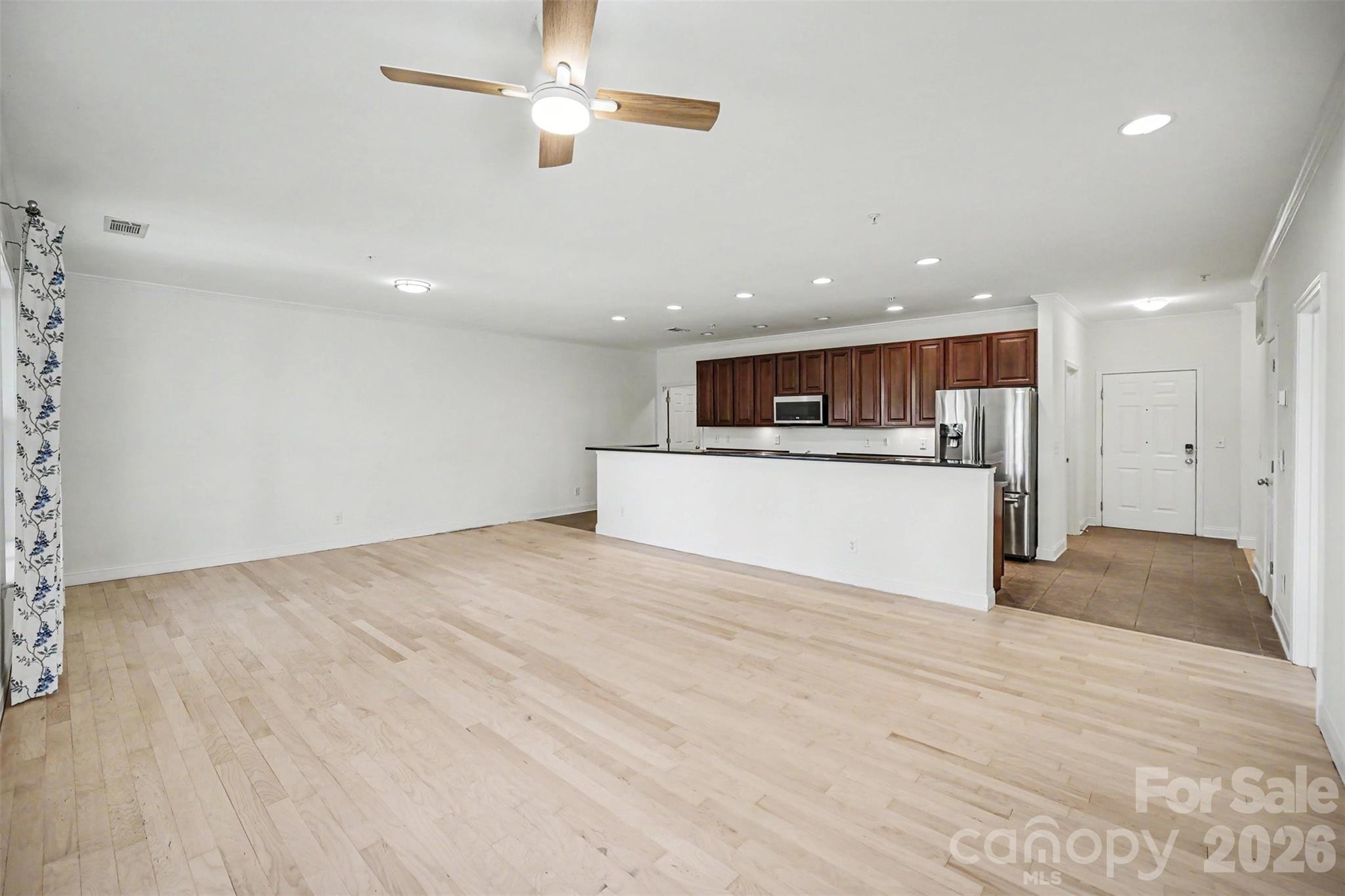 1000 E Woodlawn Road 415 Property Photo 1