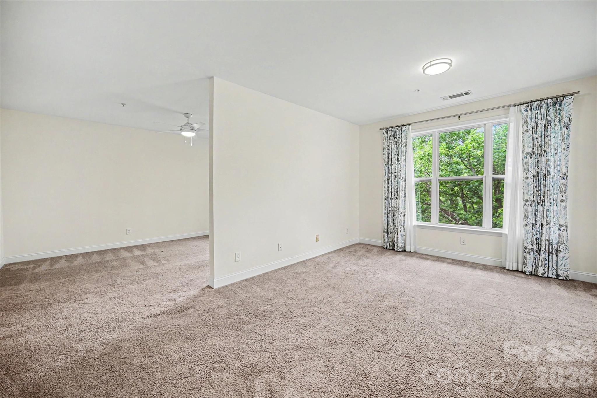 1000 E Woodlawn Road 415 Property Photo 12