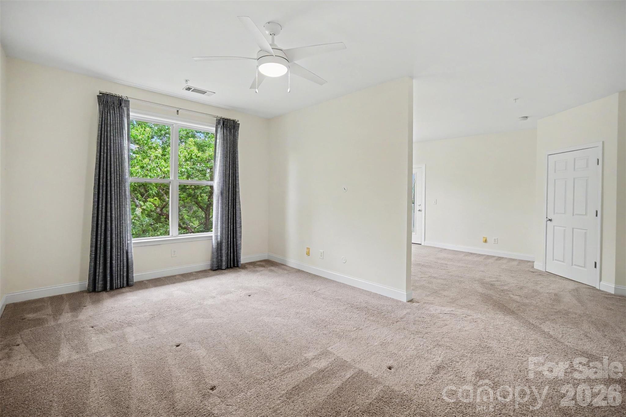 1000 E Woodlawn Road 415 Property Photo 13
