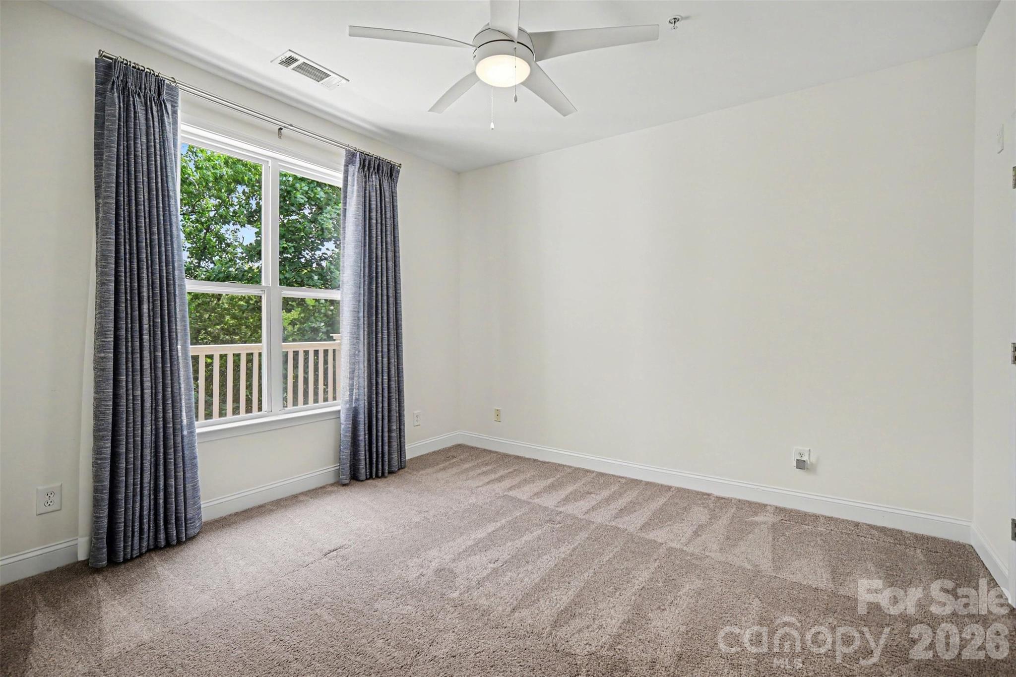 1000 E Woodlawn Road 415 Property Photo 14