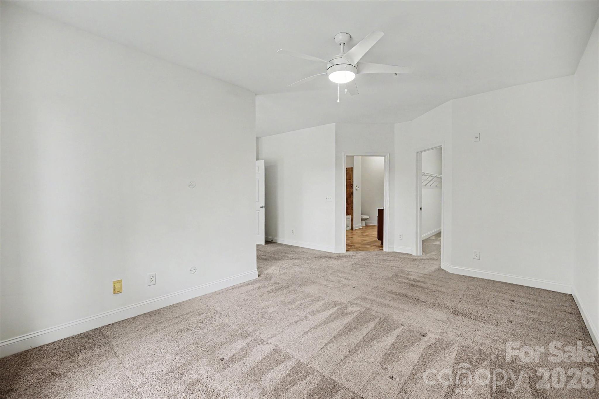 1000 E Woodlawn Road 415 Property Photo 15