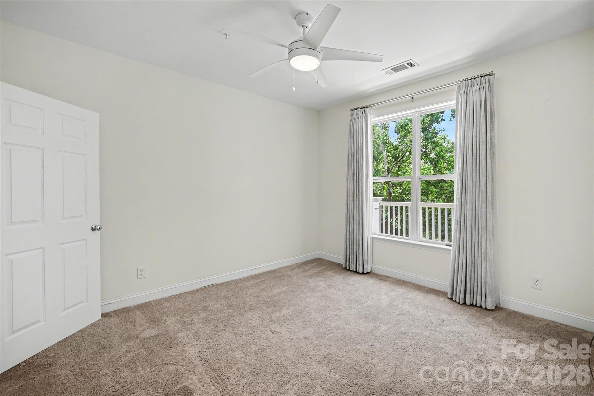 1000 E Woodlawn Road 415 Property Photo 19