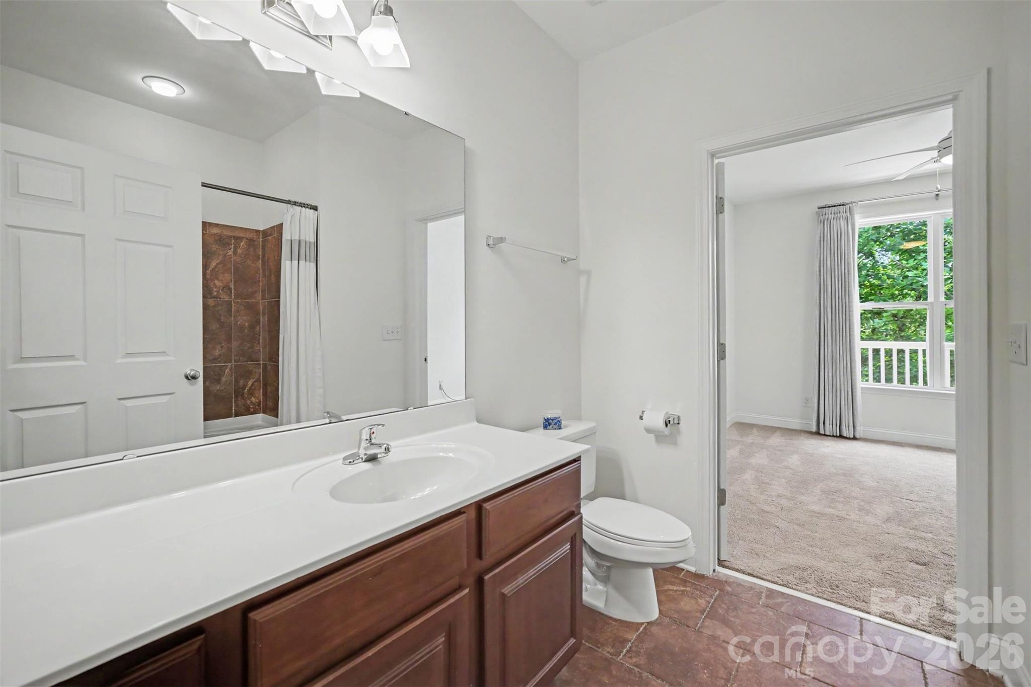 1000 E Woodlawn Road 415 Property Photo 21