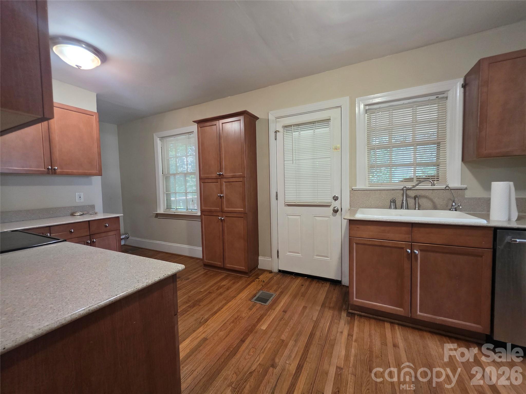 614 Marsh Road Property Photo 10