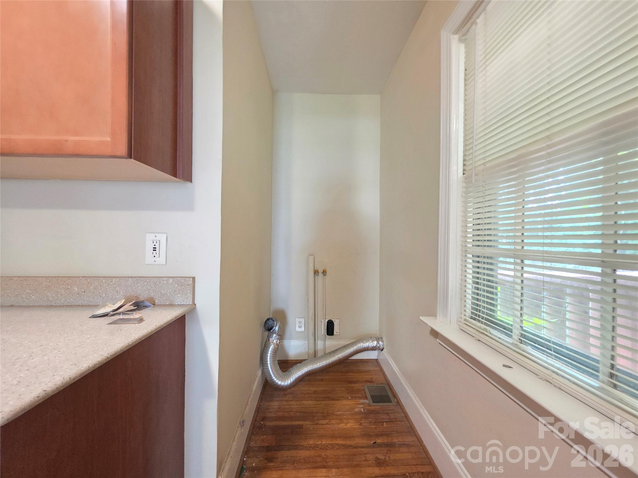 614 Marsh Road Property Photo 11