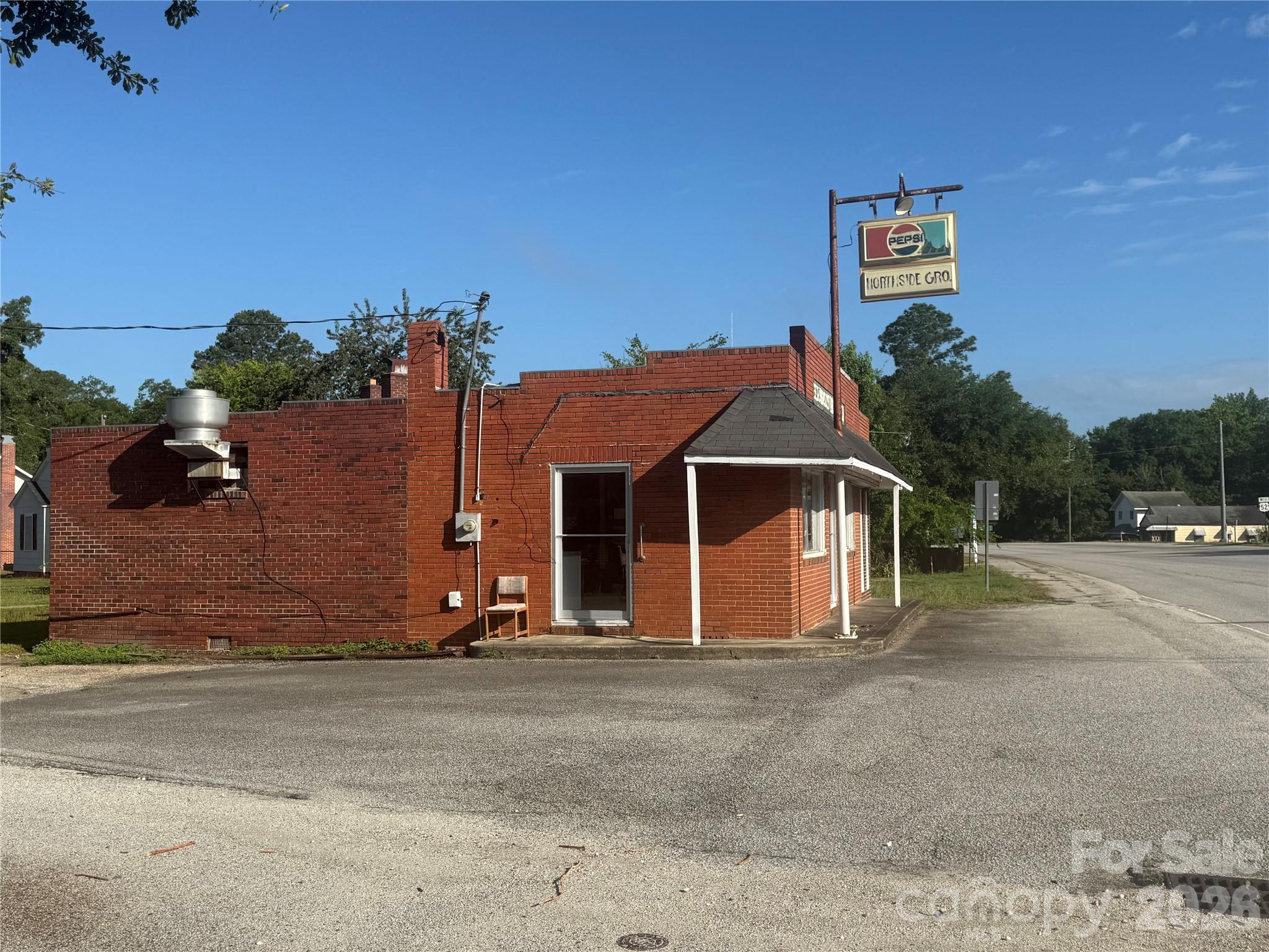 601 Second Street Property Photo 4