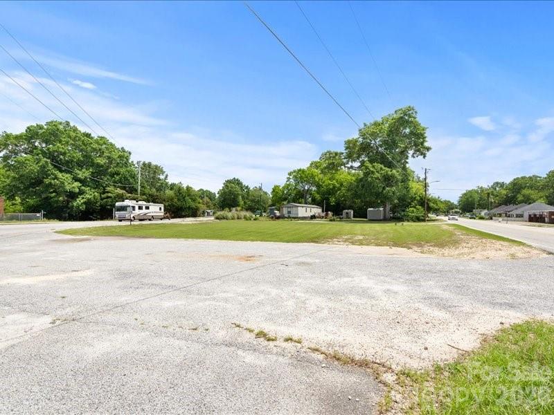 519 & 522 2nd Street Property Photo 4