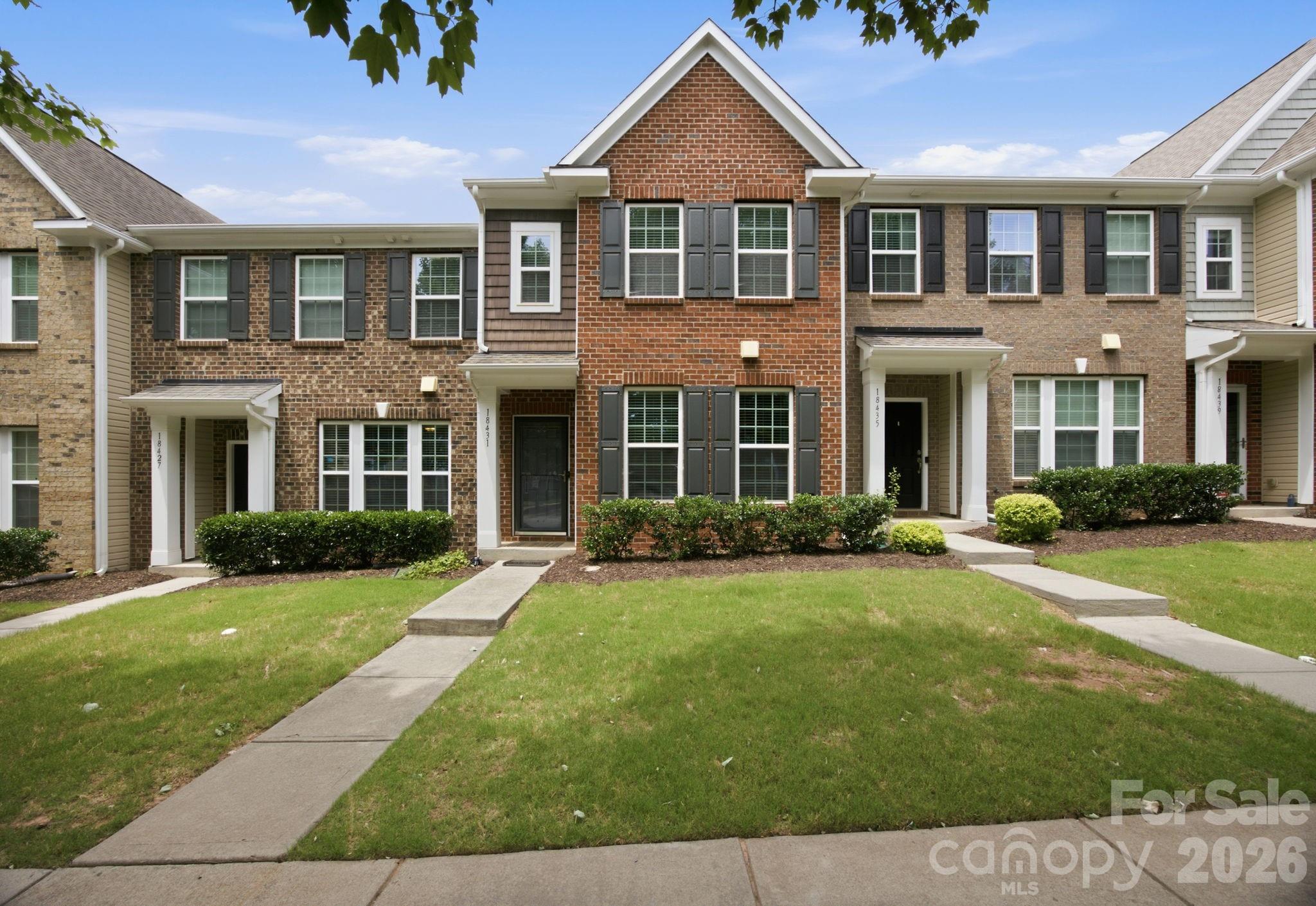 18431 The Commons Boulevard Property Photo 1