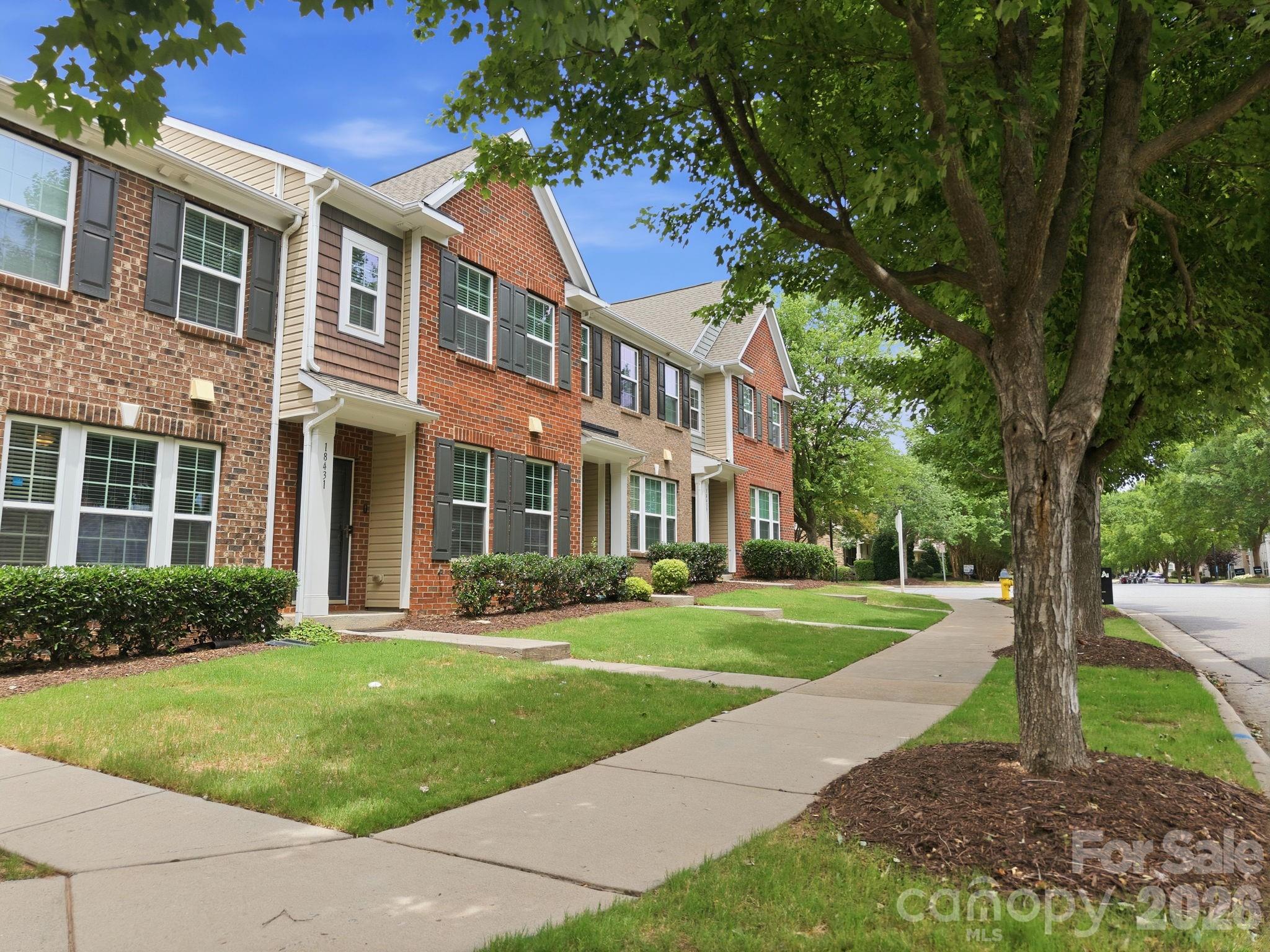 18431 The Commons Boulevard Property Photo 2