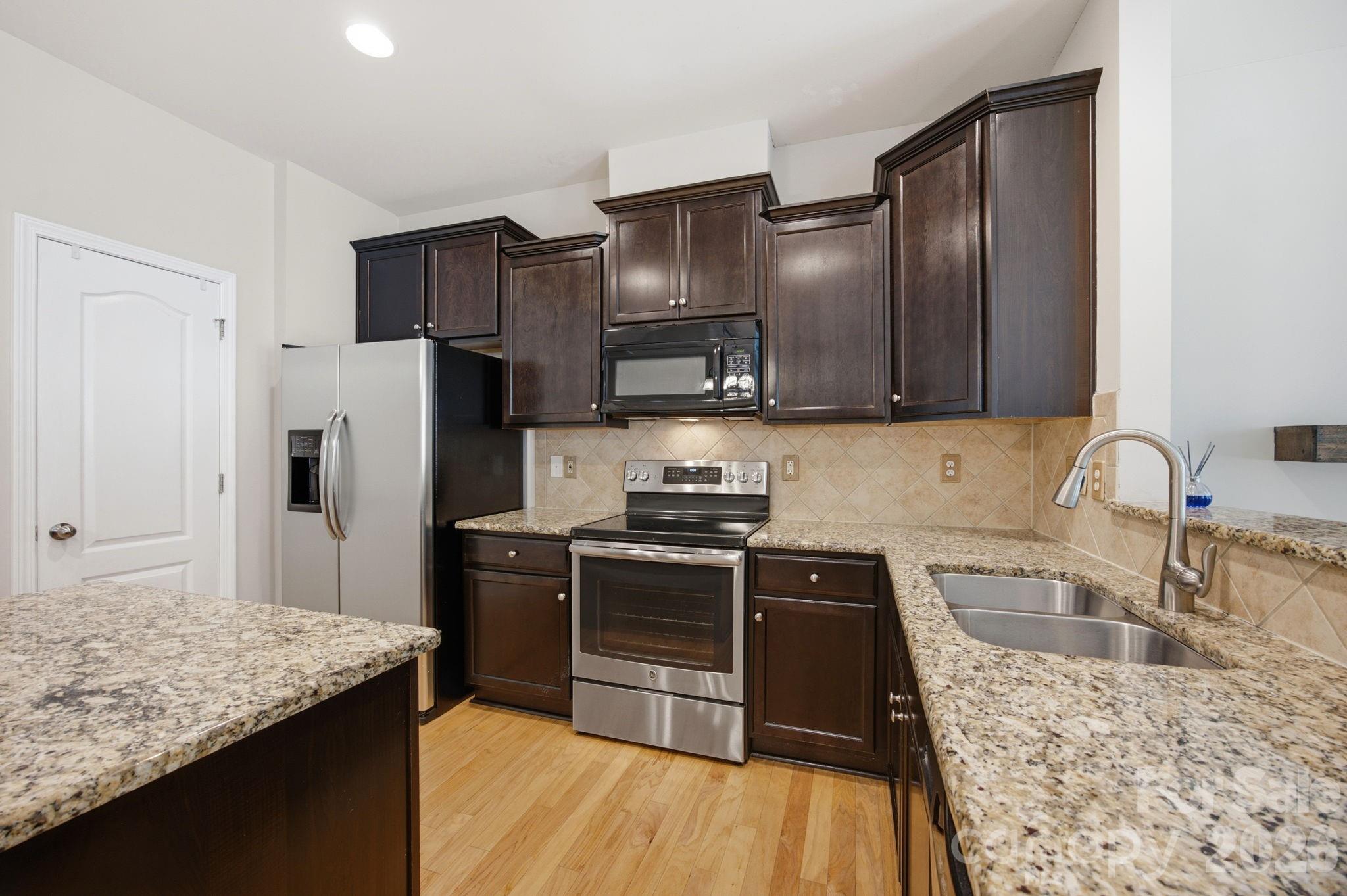 18431 The Commons Boulevard Property Photo 14