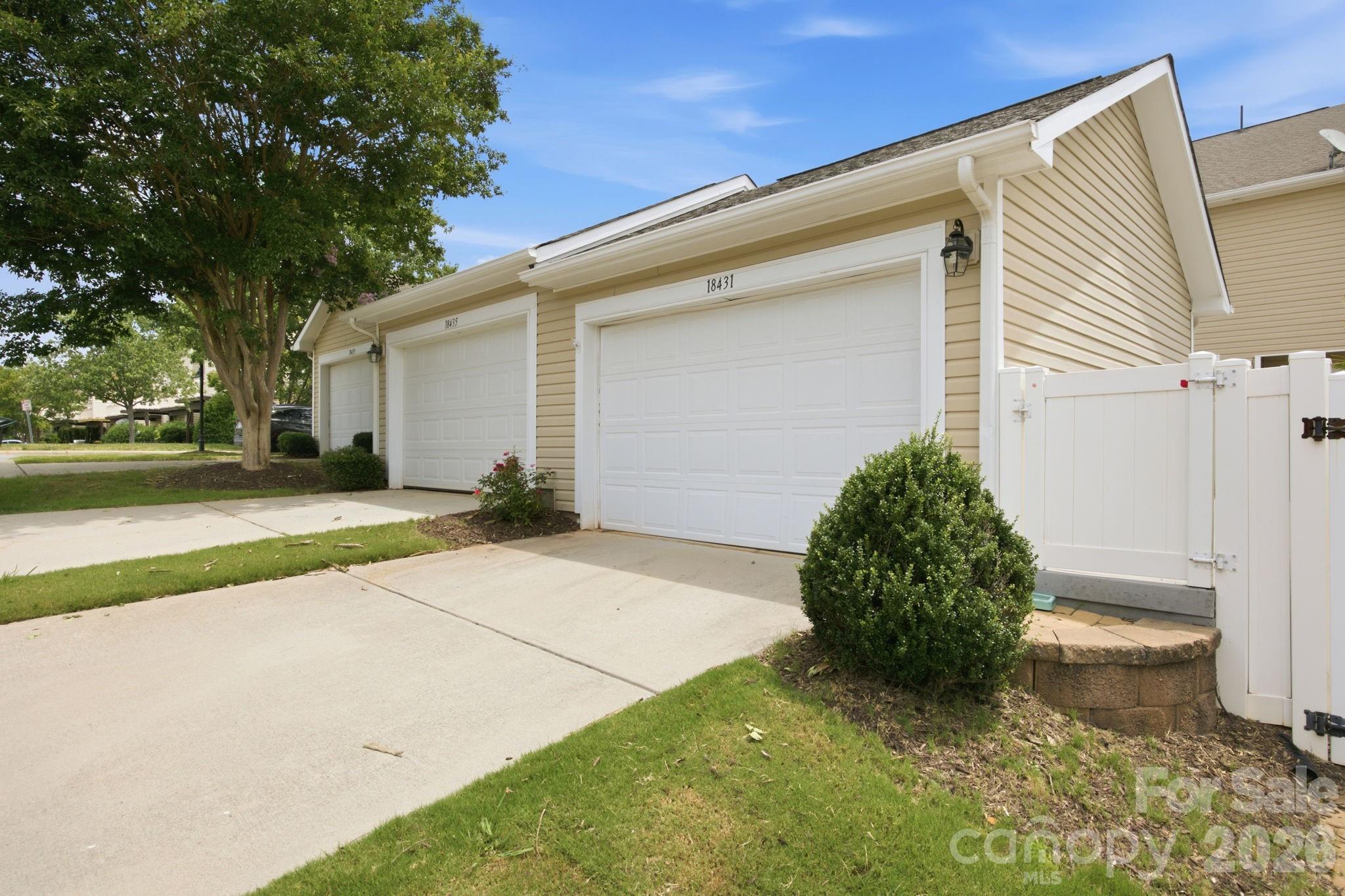 18431 The Commons Boulevard Property Photo 35