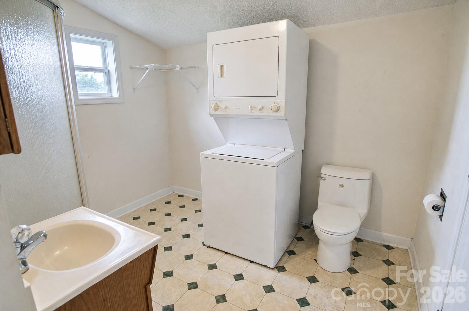 275 Noel Road Property Photo 5