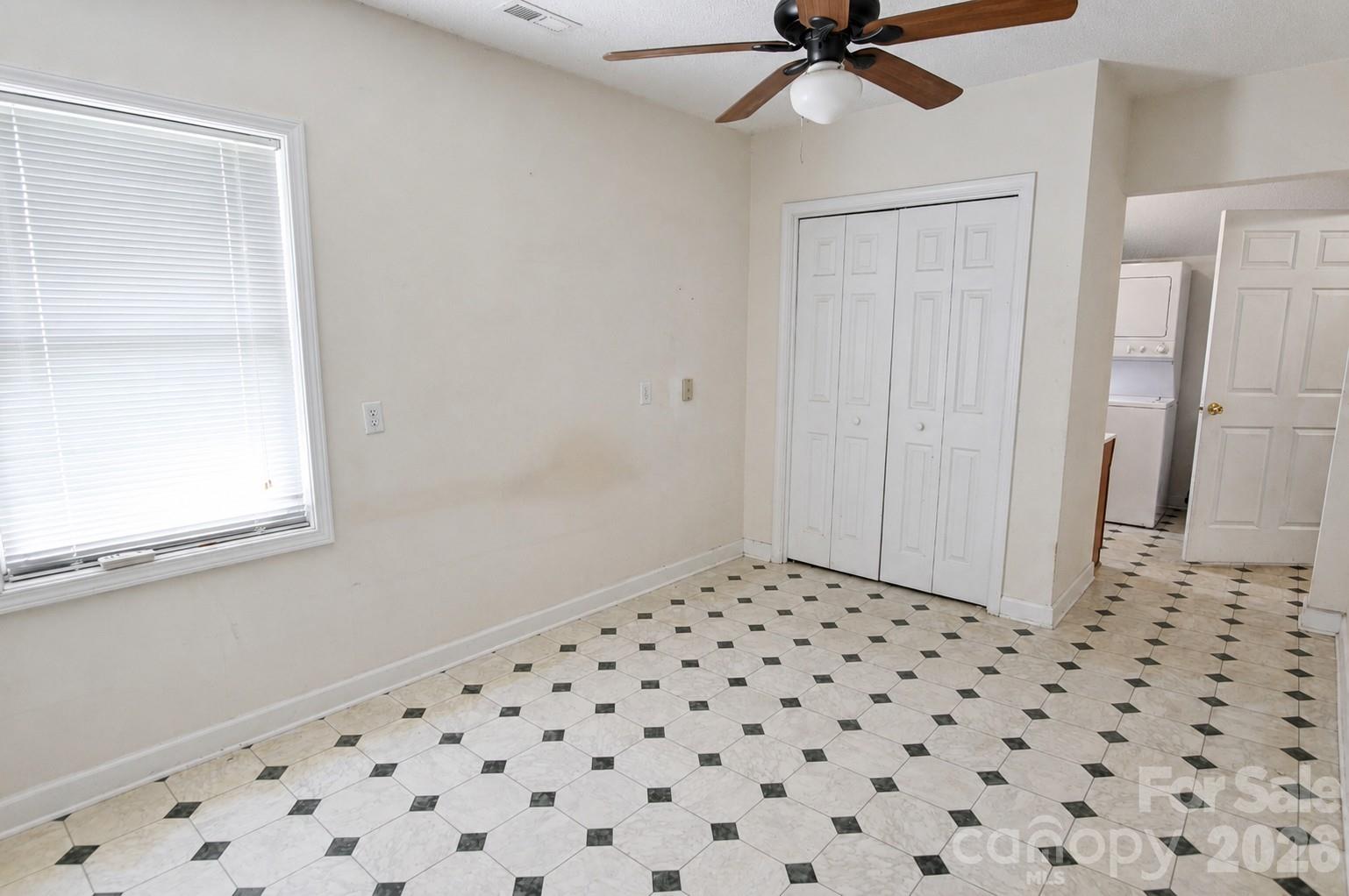 275 Noel Road Property Photo 6