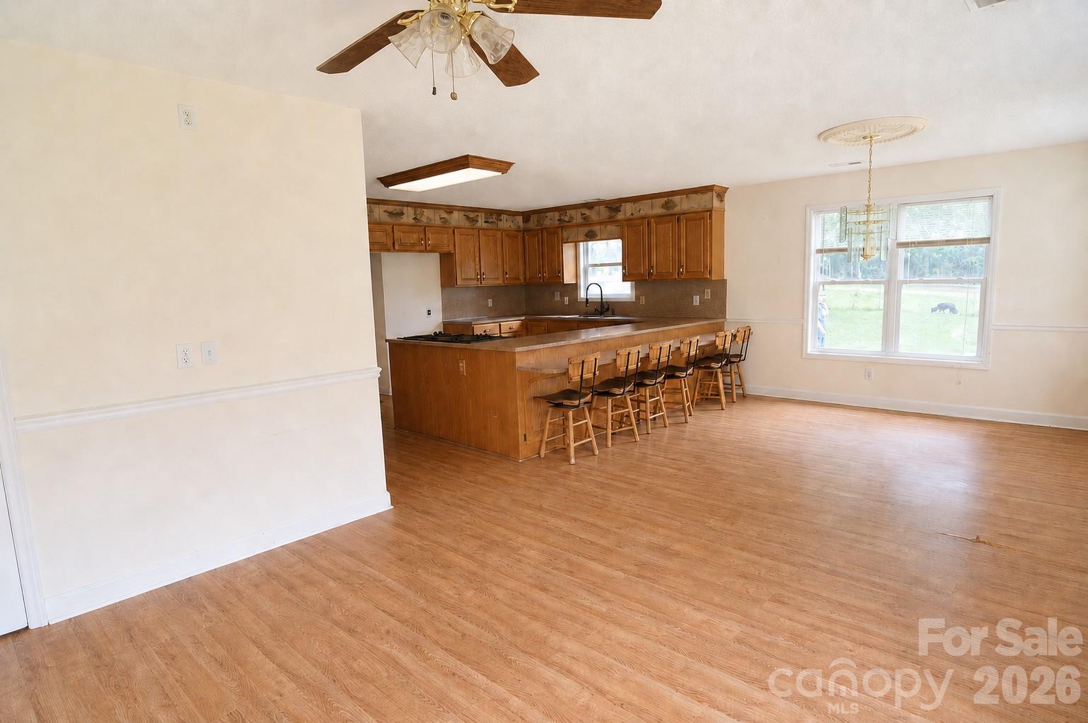 275 Noel Road Property Photo 9