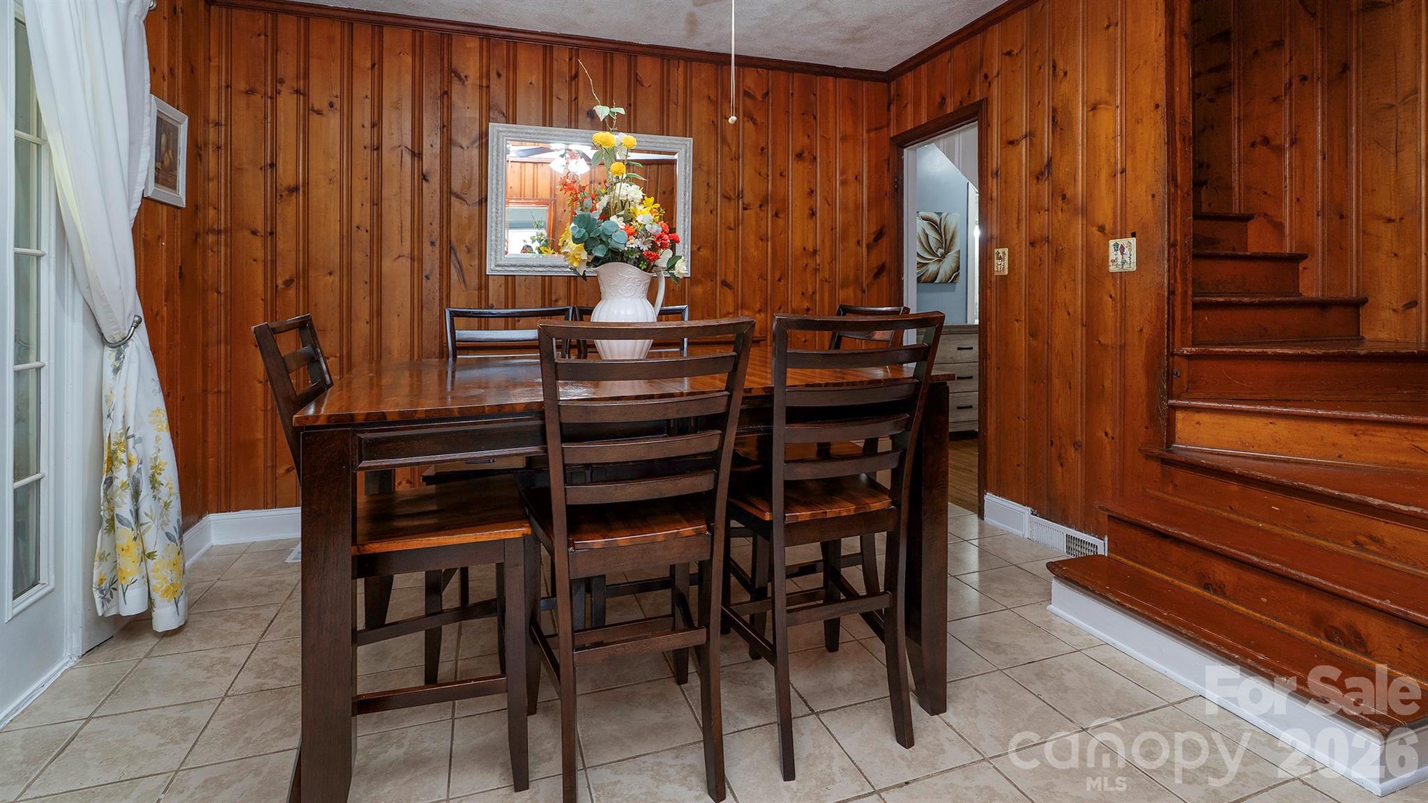 7816 E Lane Drive Property Photo 12