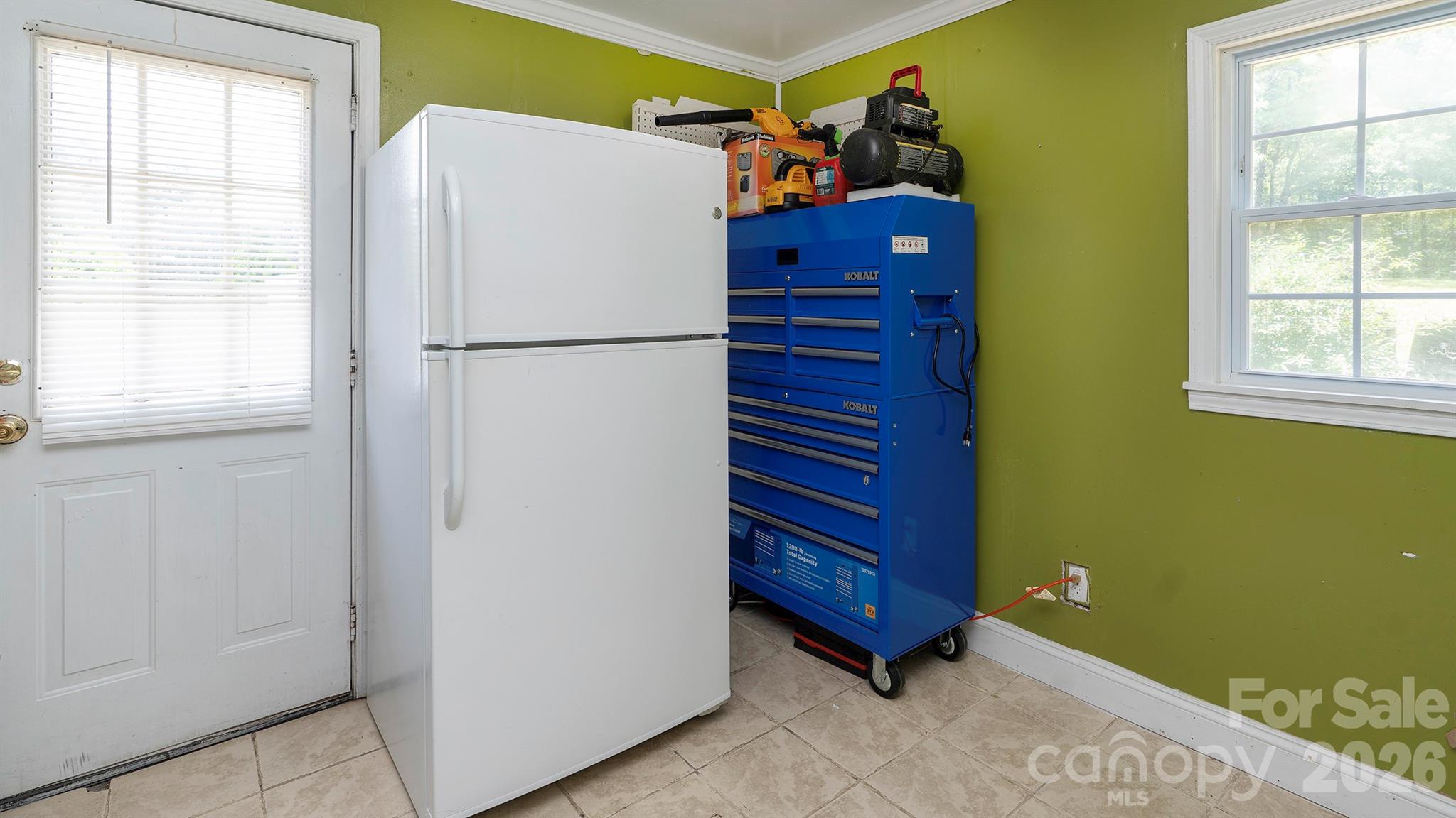 7816 E Lane Drive Property Photo 14