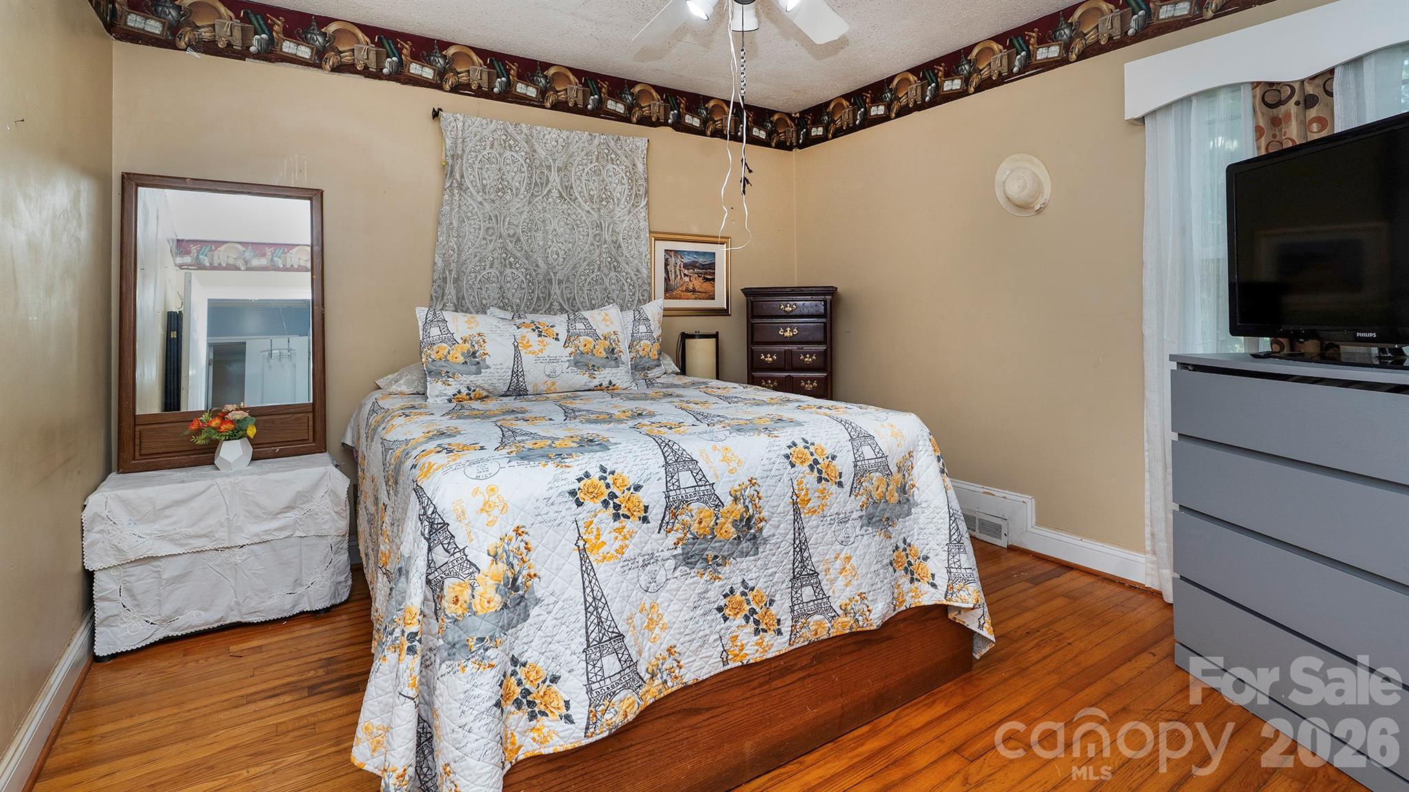 7816 E Lane Drive Property Photo 21