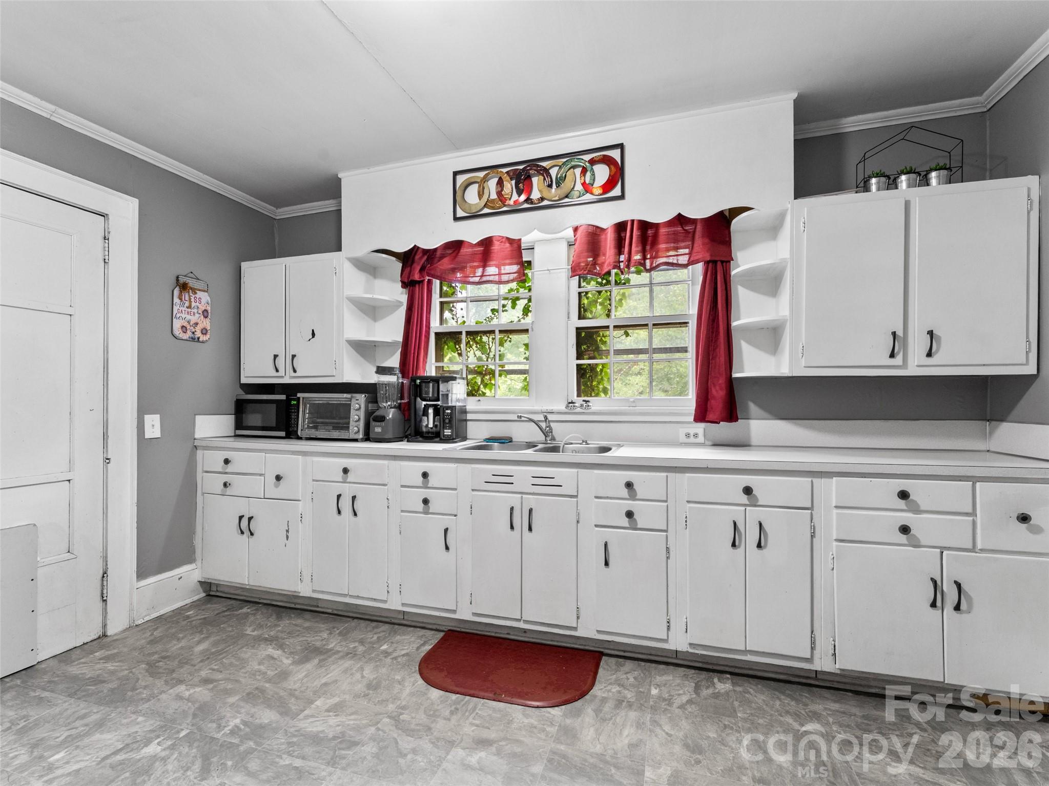 428 Oakland Road Property Photo 9
