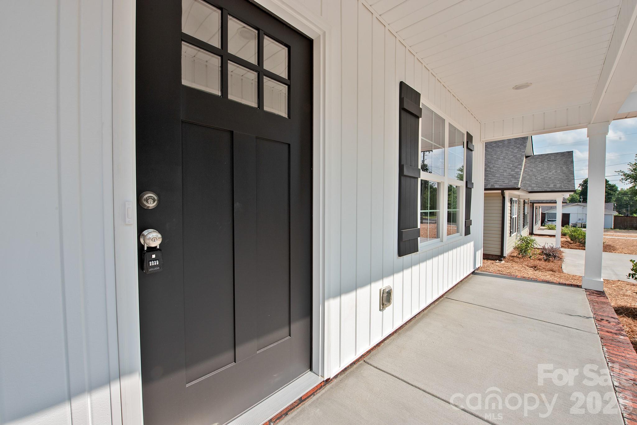125 S Beaver Street Property Photo 4