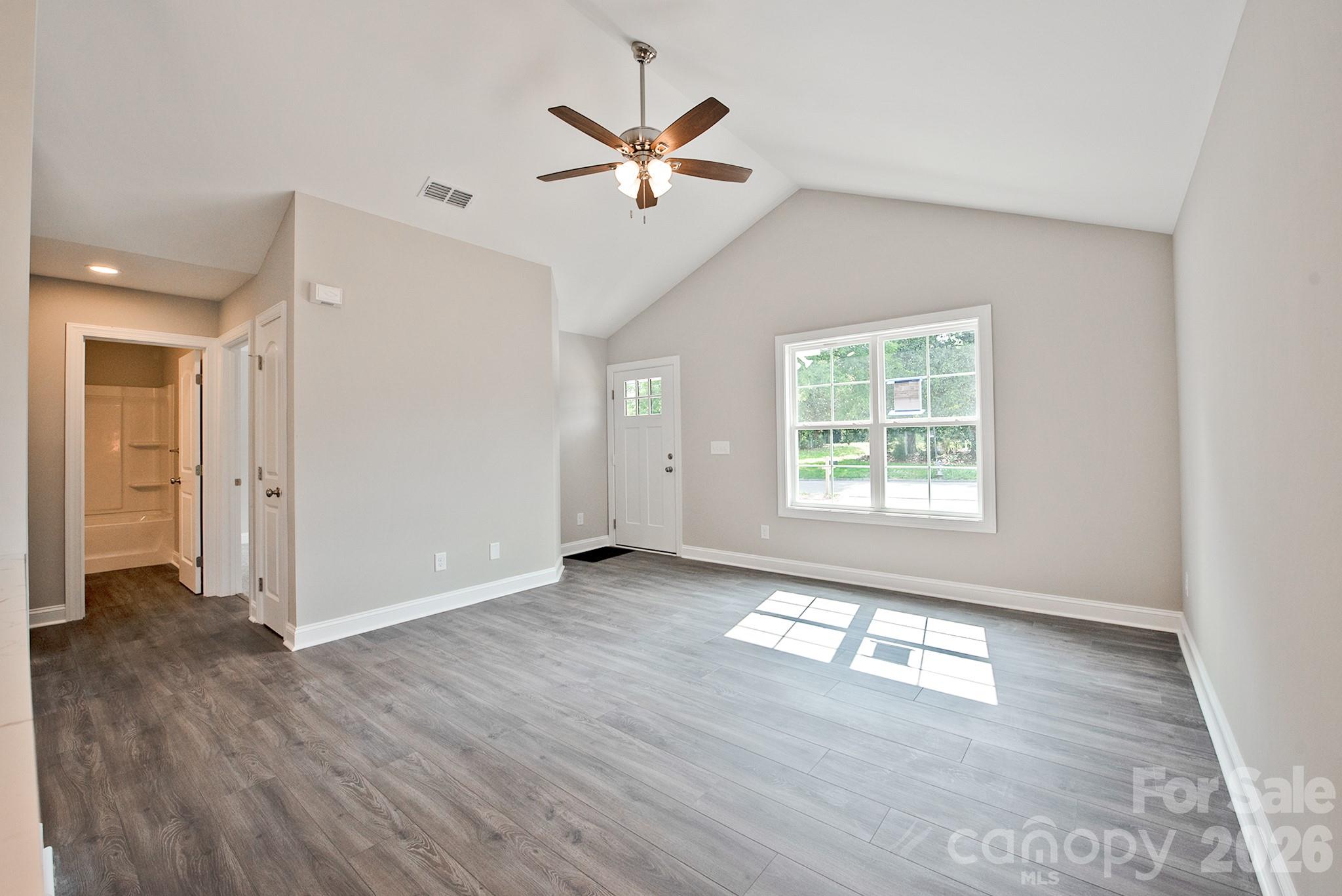 125 S Beaver Street Property Photo 7