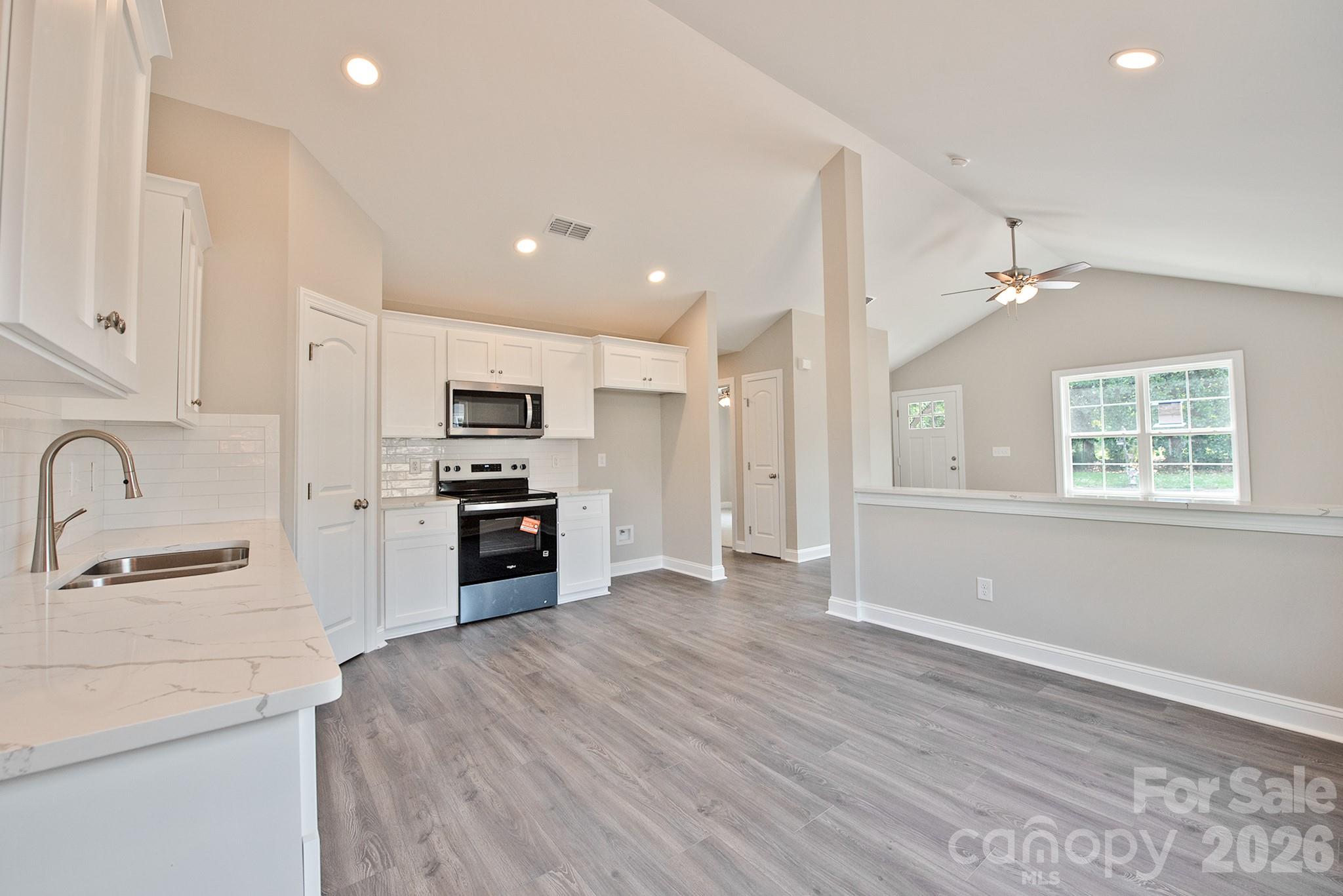 125 S Beaver Street Property Photo 11