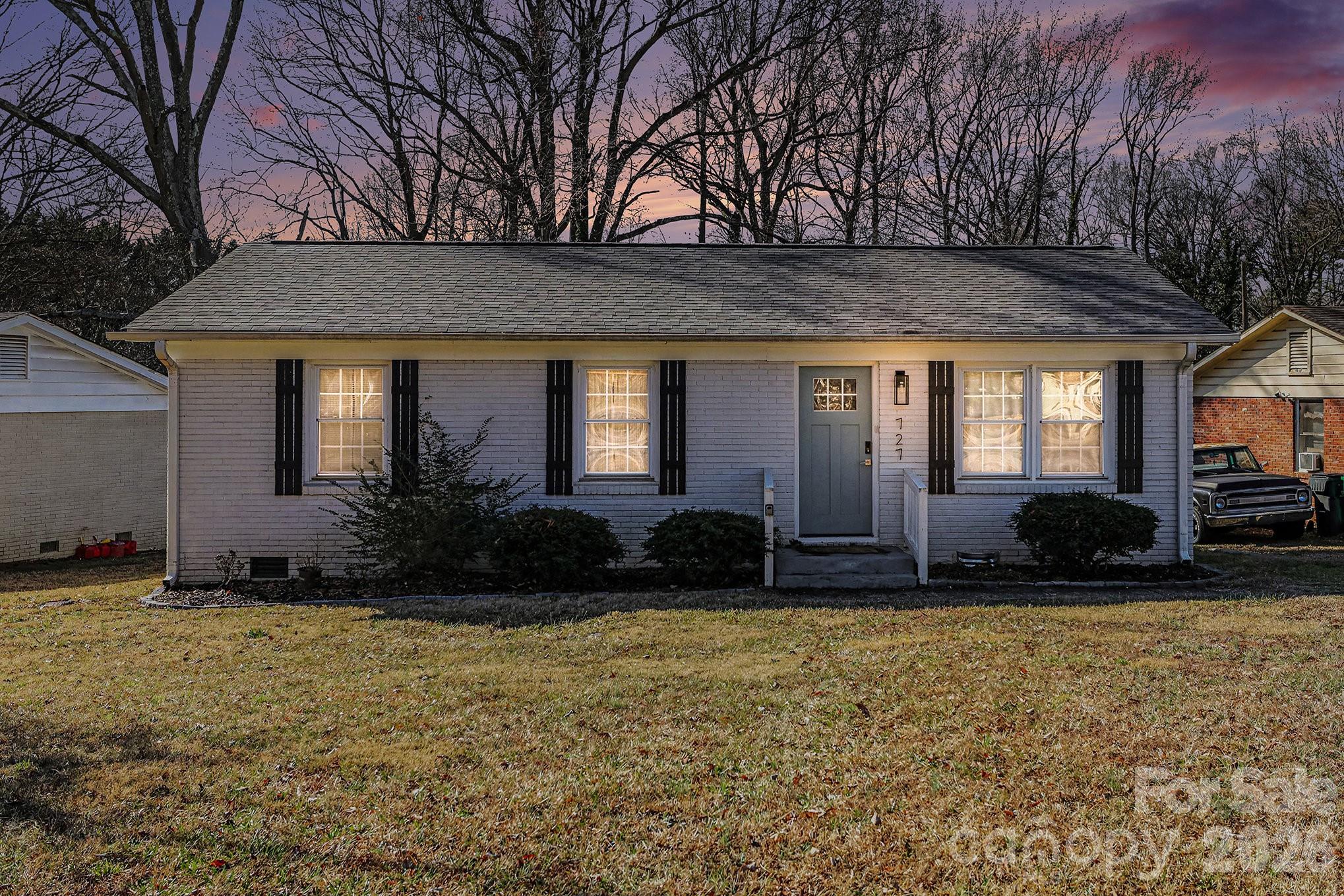 727 Thera Drive Property Photo 2