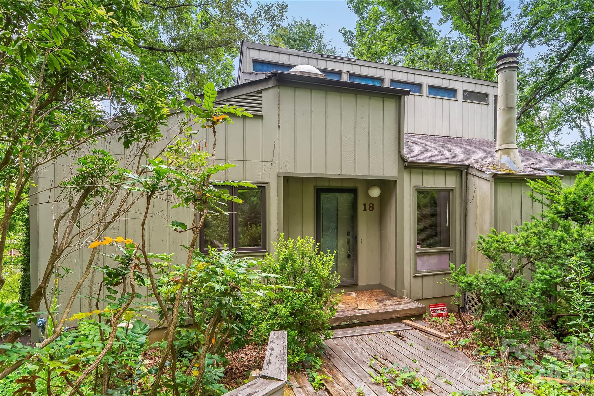 18 Mayfield Road Property Photo 1