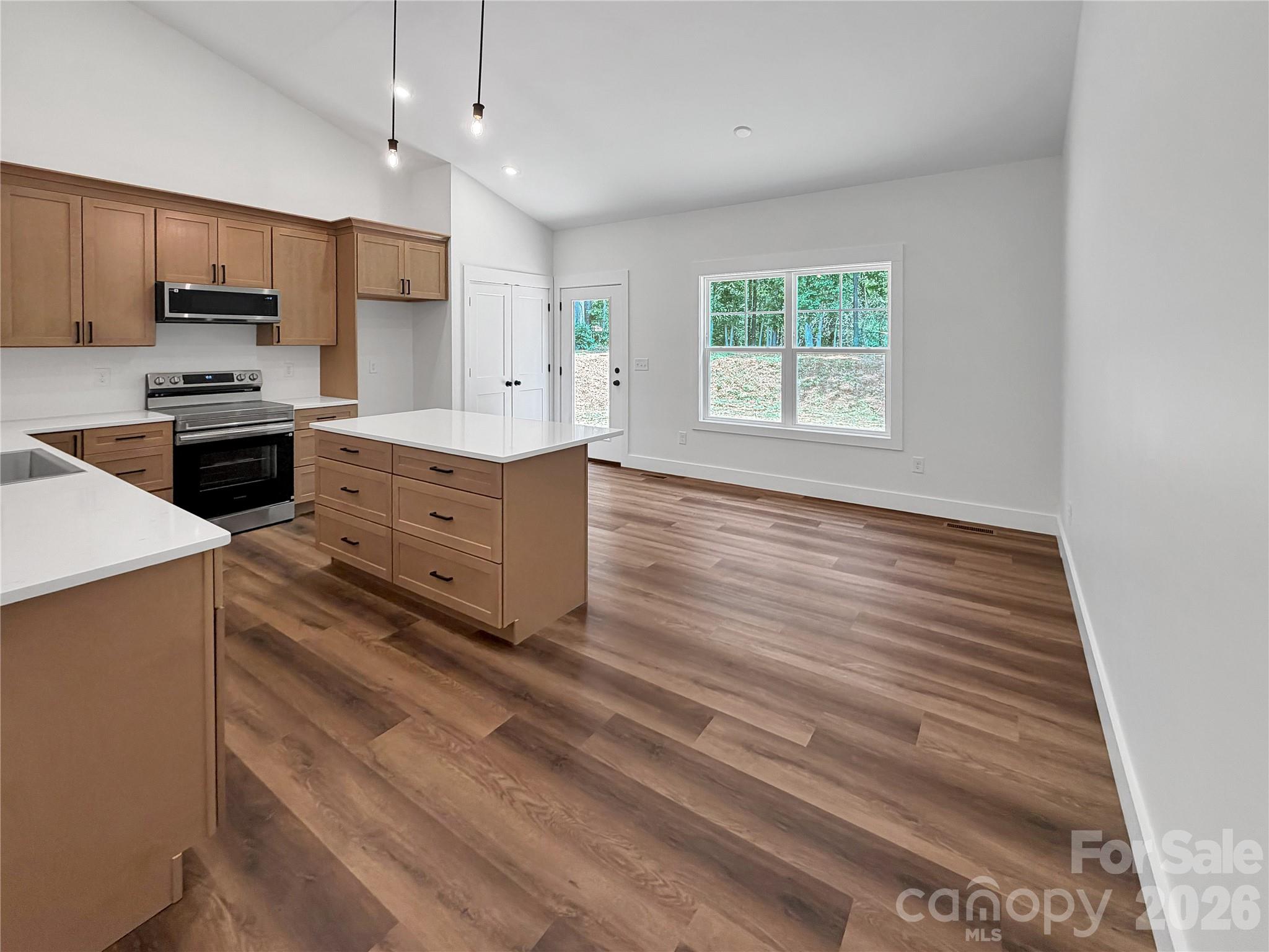 321 Whispering Pines Circle Property Photo 8
