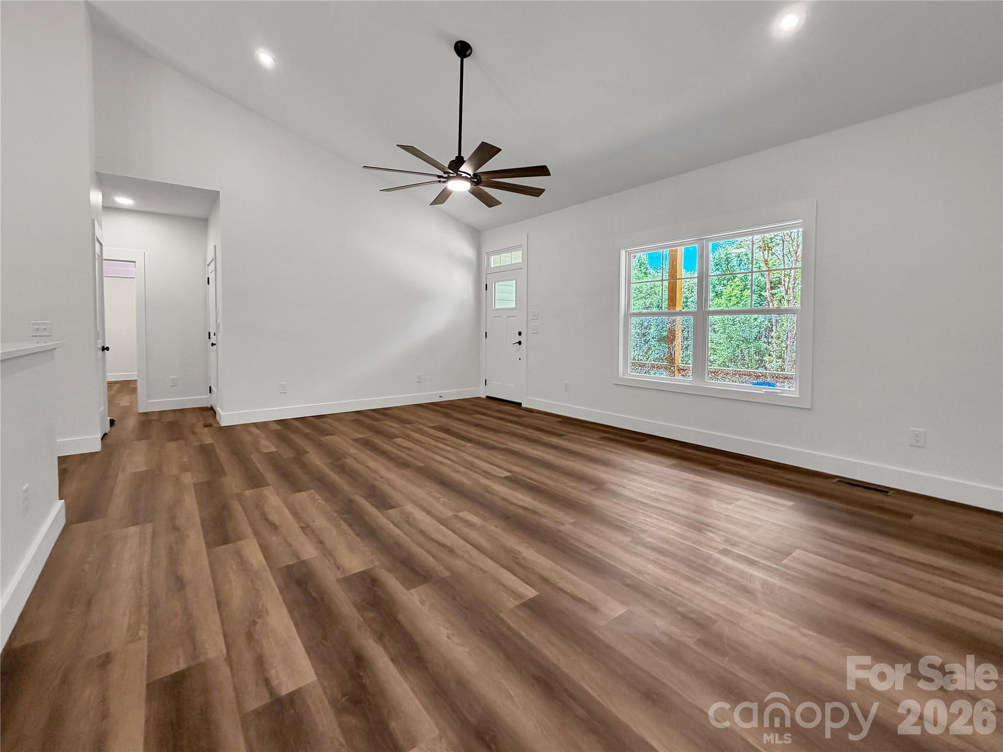 321 Whispering Pines Circle Property Photo 13