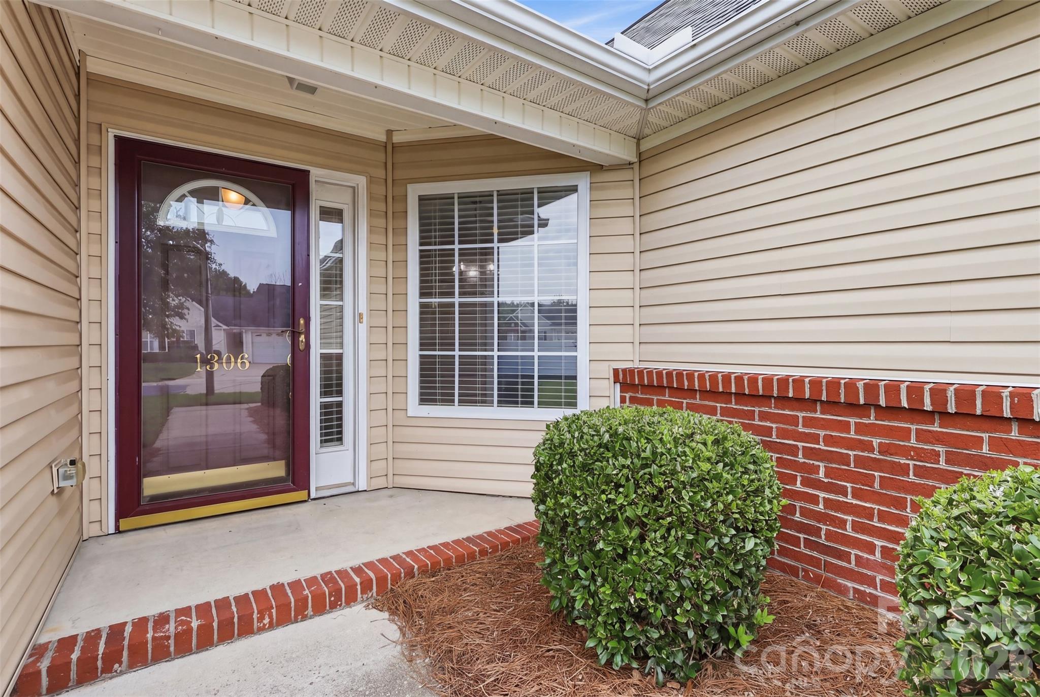 1306 Bayswater Drive Property Photo 4