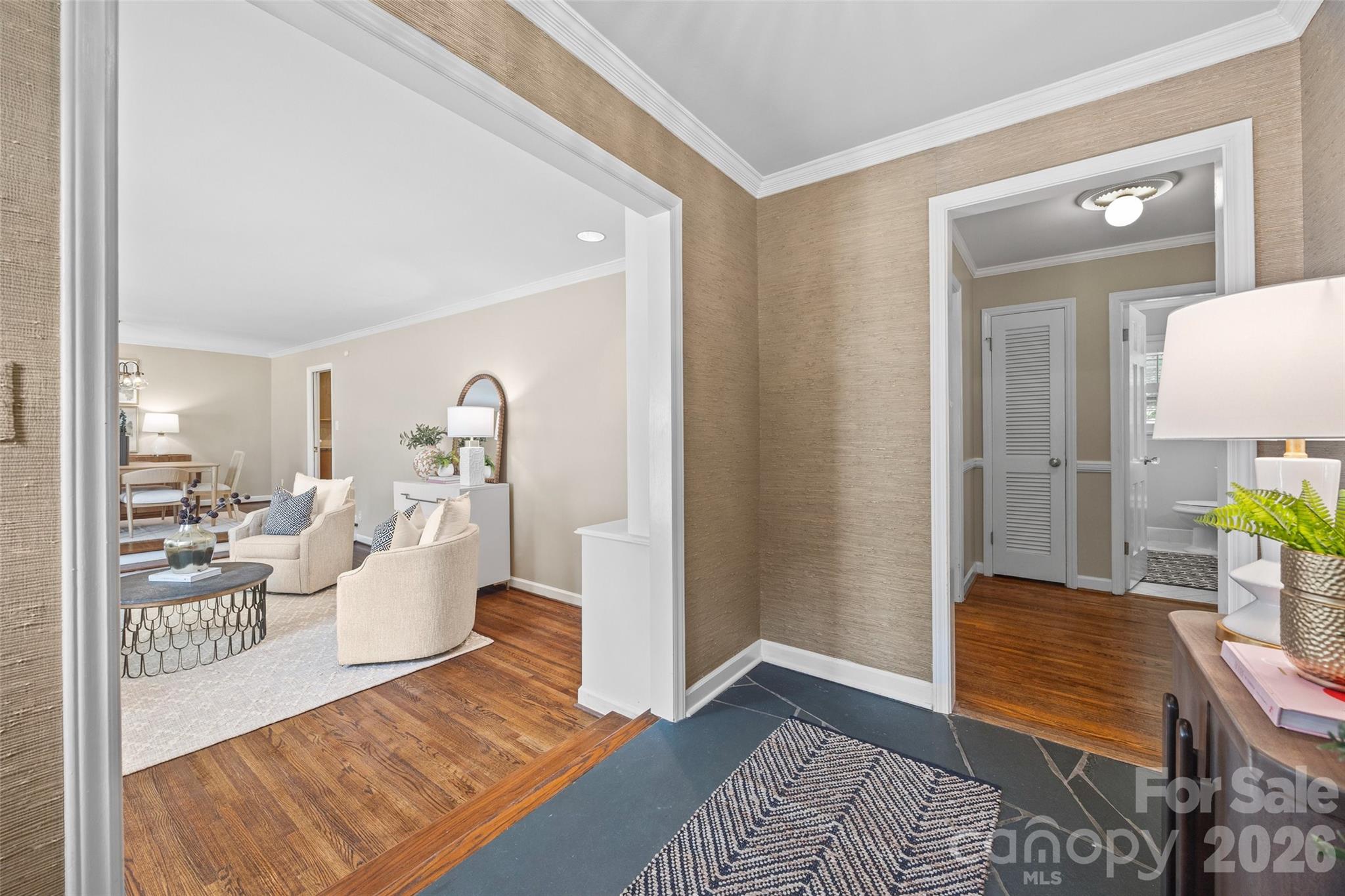 3826 Severn Avenue Property Photo 4