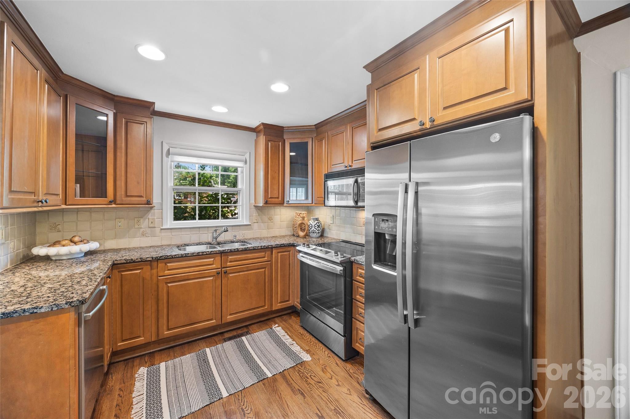3826 Severn Avenue Property Photo 13