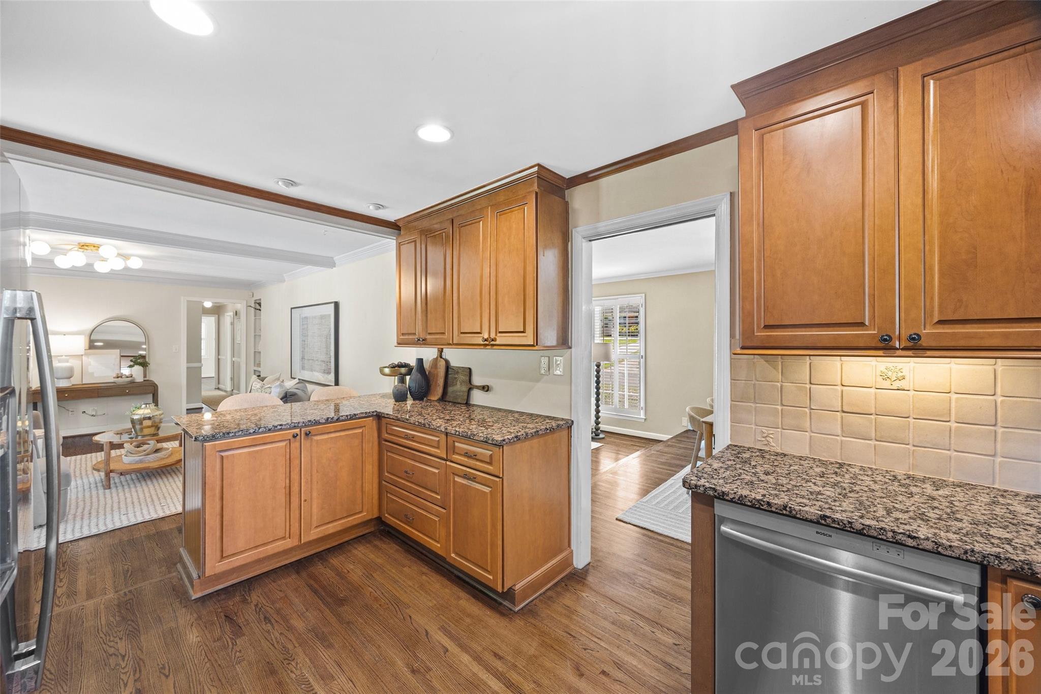 3826 Severn Avenue Property Photo 14