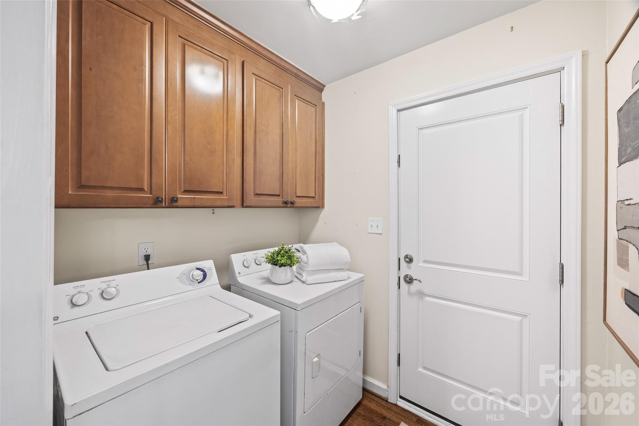 3826 Severn Avenue Property Photo 19