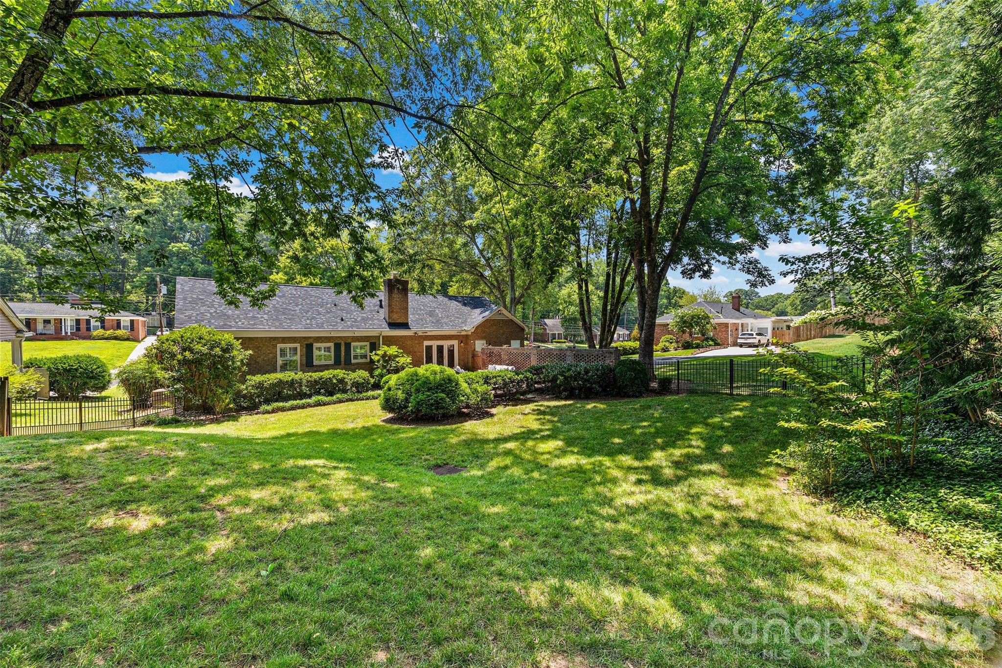 3826 Severn Avenue Property Photo 35