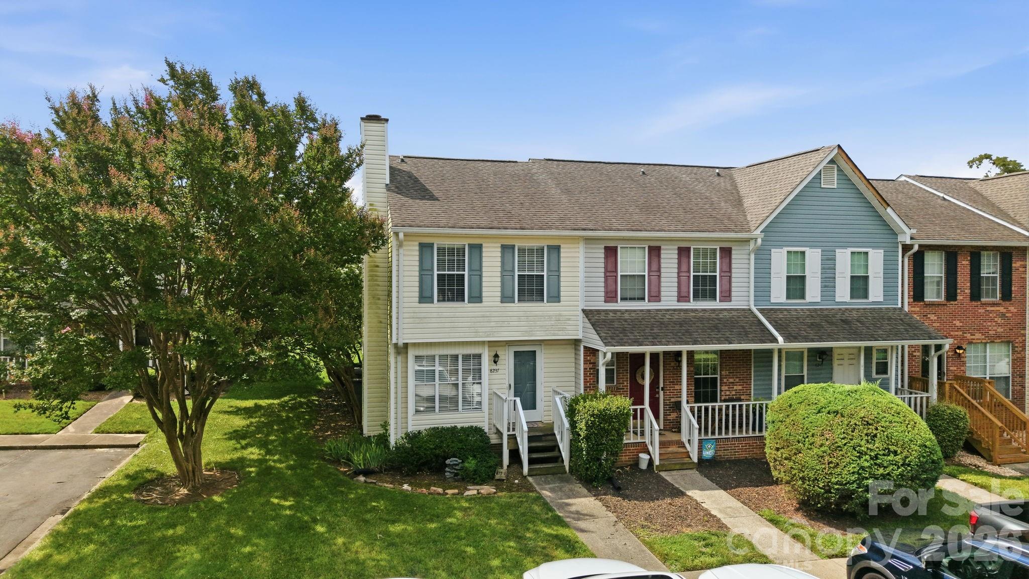 8237 Circle Tree Lane Property Photo 3