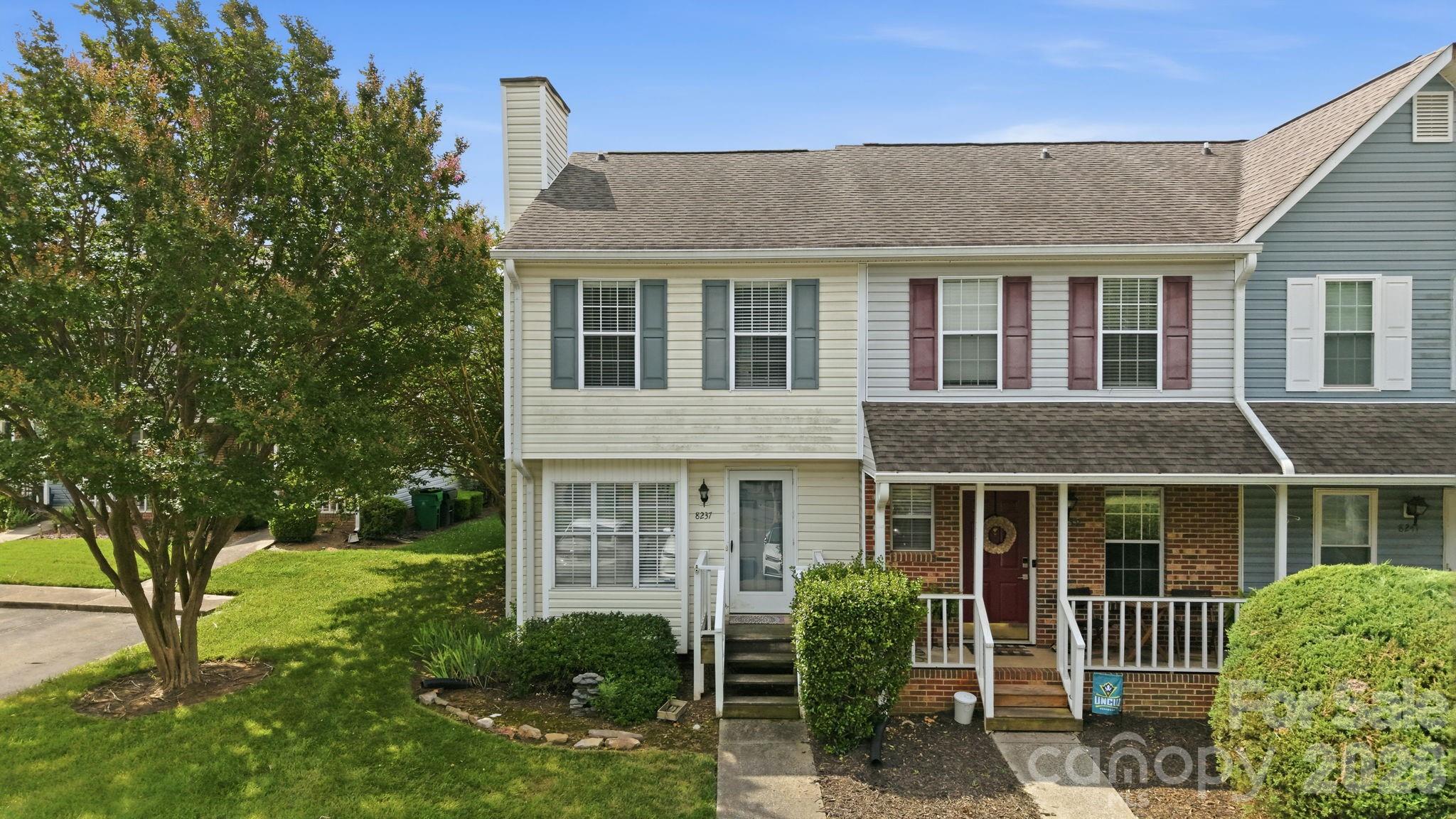 8237 Circle Tree Lane Property Photo 4