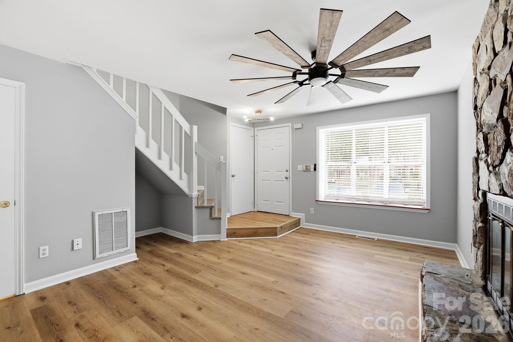 8237 Circle Tree Lane Property Photo 6
