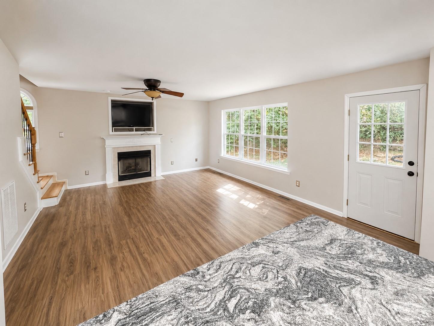 1525 Hawthorne Drive Property Photo 8