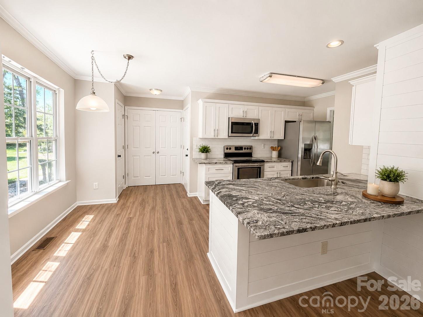 1525 Hawthorne Drive Property Photo 13