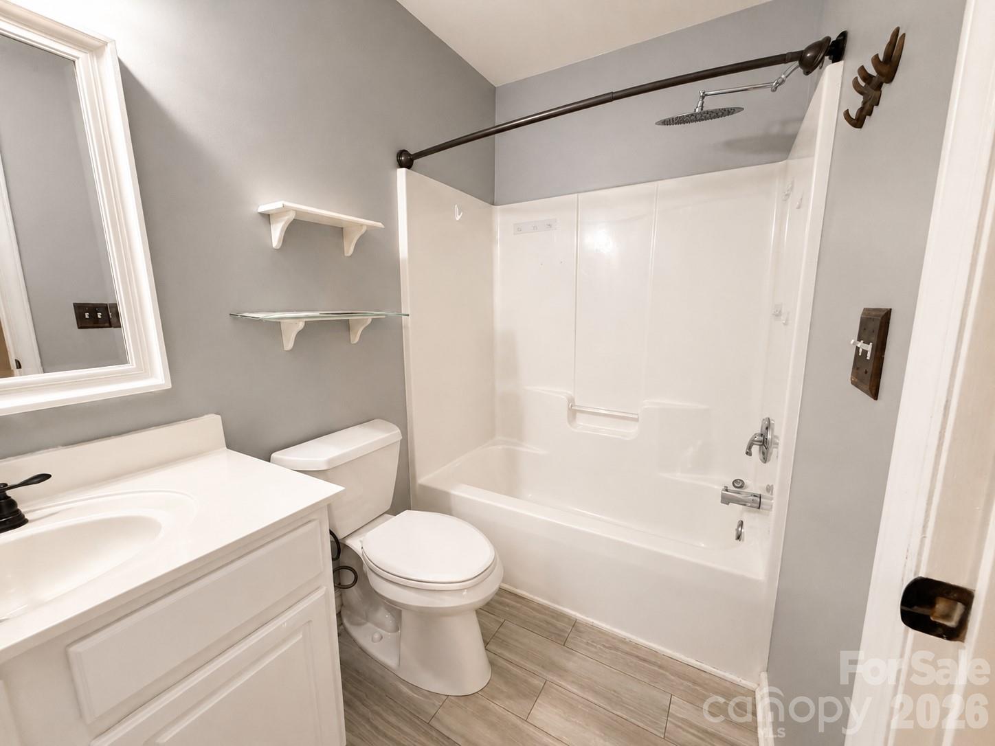 1525 Hawthorne Drive Property Photo 23