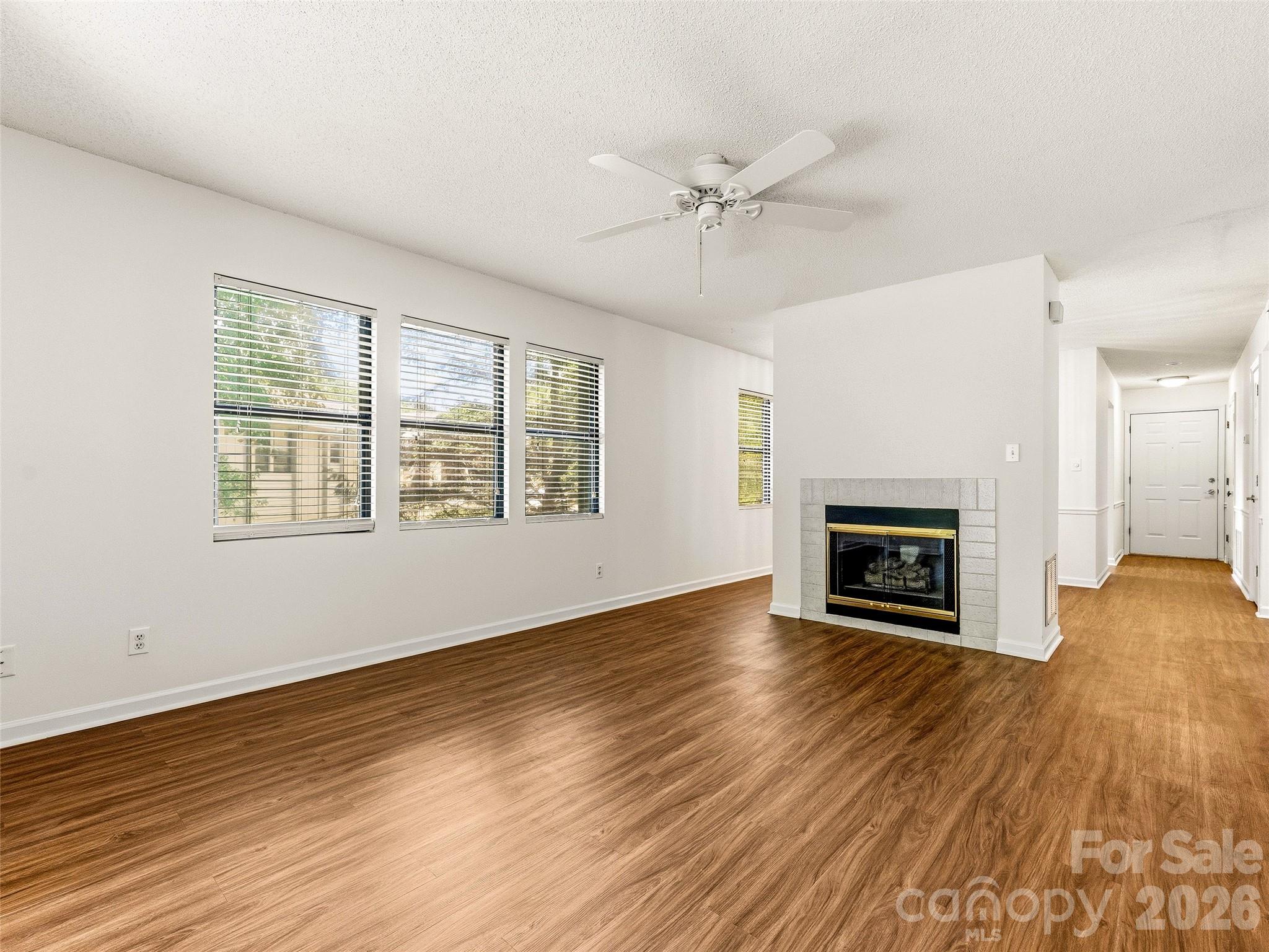 106 Abbey Circle Property Photo 4