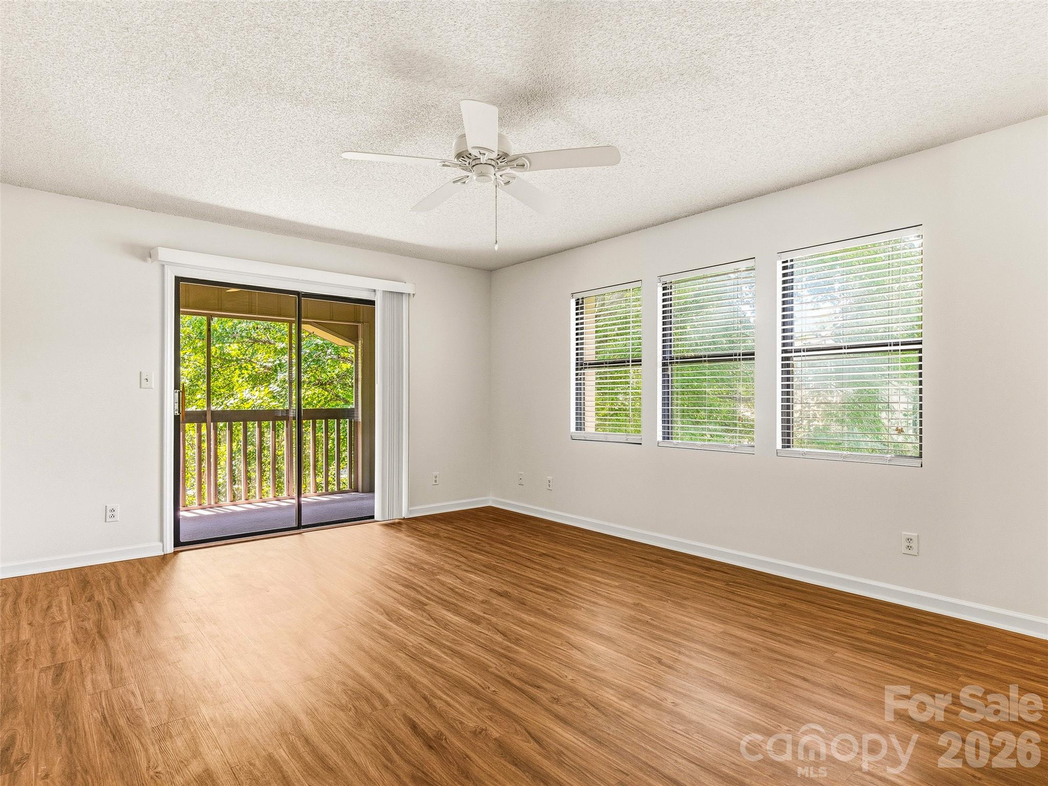 106 Abbey Circle Property Photo 7