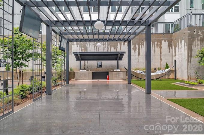2020 W Morehead Street Foxtrot Property Photo 9