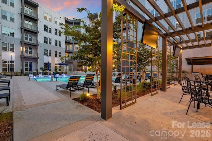 2020 W Morehead Street Foxtrot Property Photo 15