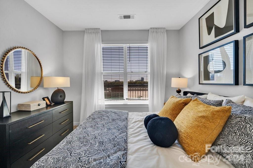 2020 W Morehead Street Foxtrot Property Photo 17