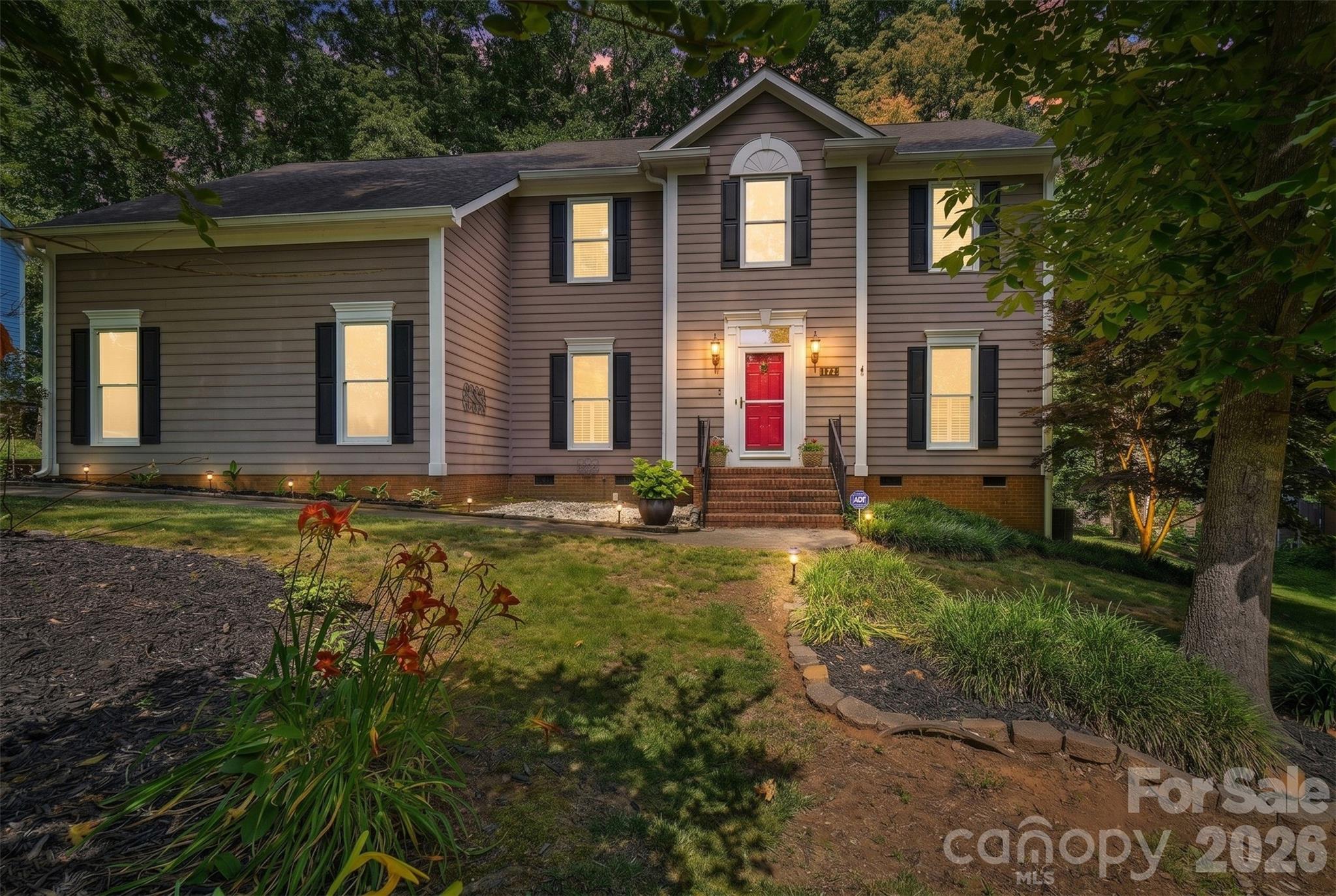1112 Long Paw Lane Property Photo 3